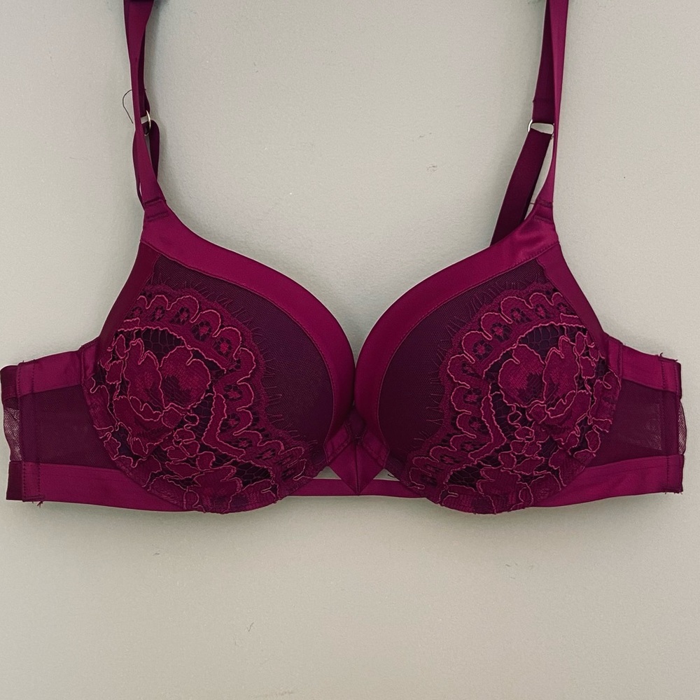Victoria’s Secret Wine Colored Very Sexy Push Up Bra Size 36A